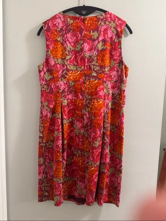 Michael Kors Sleeveless Shift Dress in Pink & Orange - Picture 2 of 6